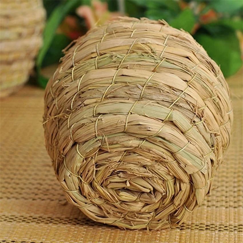 Straw Bird Nest: Handmade natural birdhouse for pets.