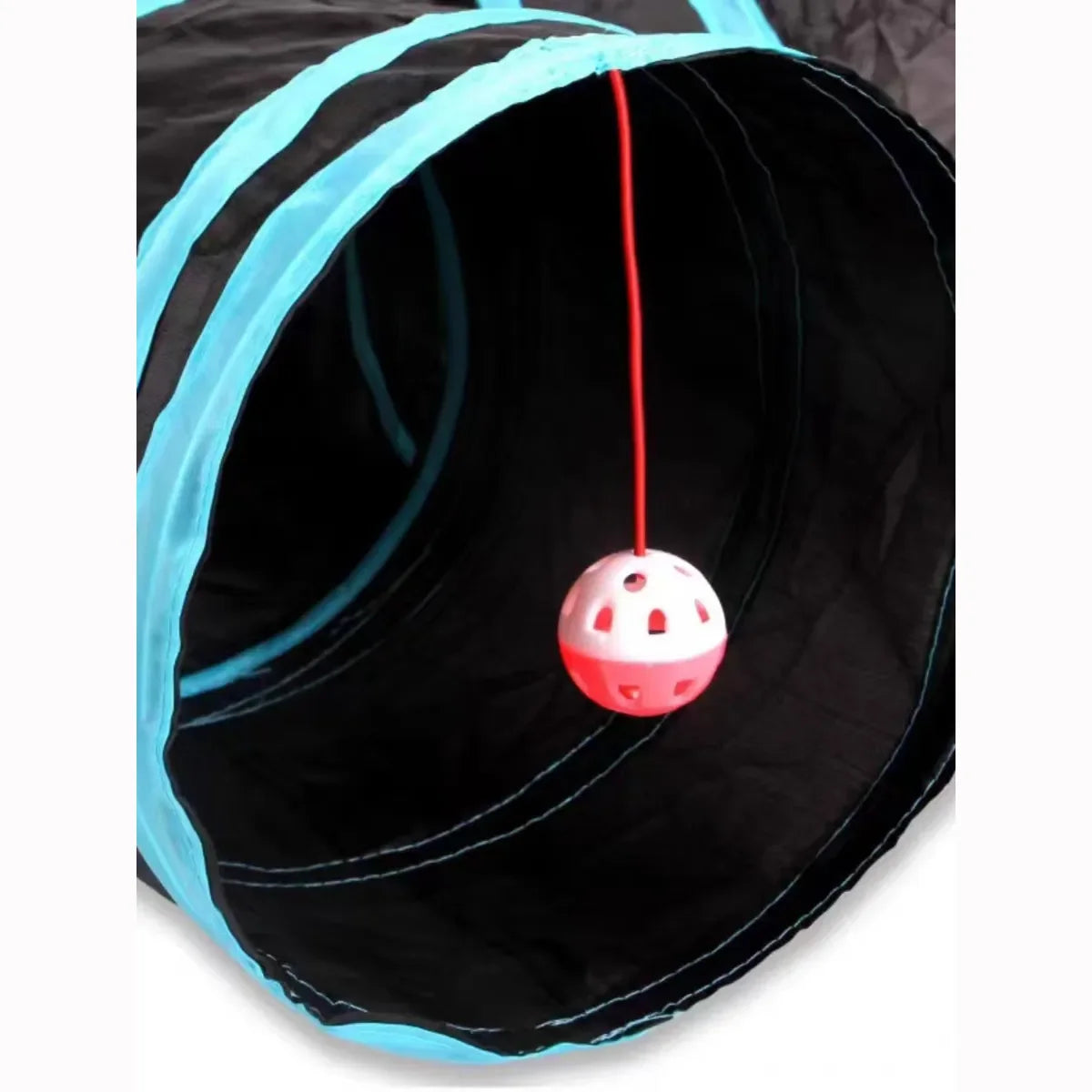 Wear-resistant Cat Play Tunnel: Foldable, crinkle toy for cats.