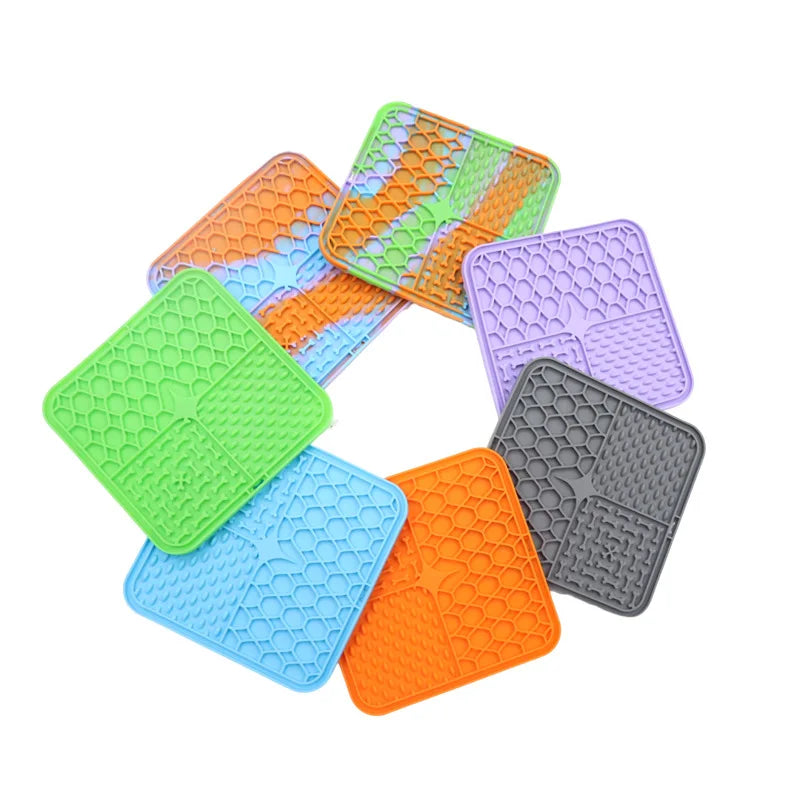 Silicone Slow Feeder Pad: Lick pad for dogs, aids in training.