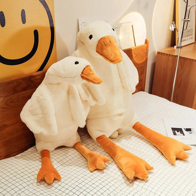 Plush Goose Toy: Soft and Cuddly Gift for Your Child!